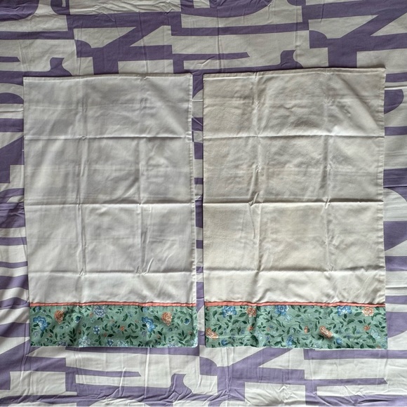 Vintage Floral Trimmed Standard Pillowcases - Picture 2 of 4